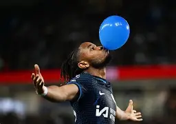 塞维利亚横扫秘鲁,恩昆库高光表现 塞维利亚横扫秘鲁,恩昆库高光表现