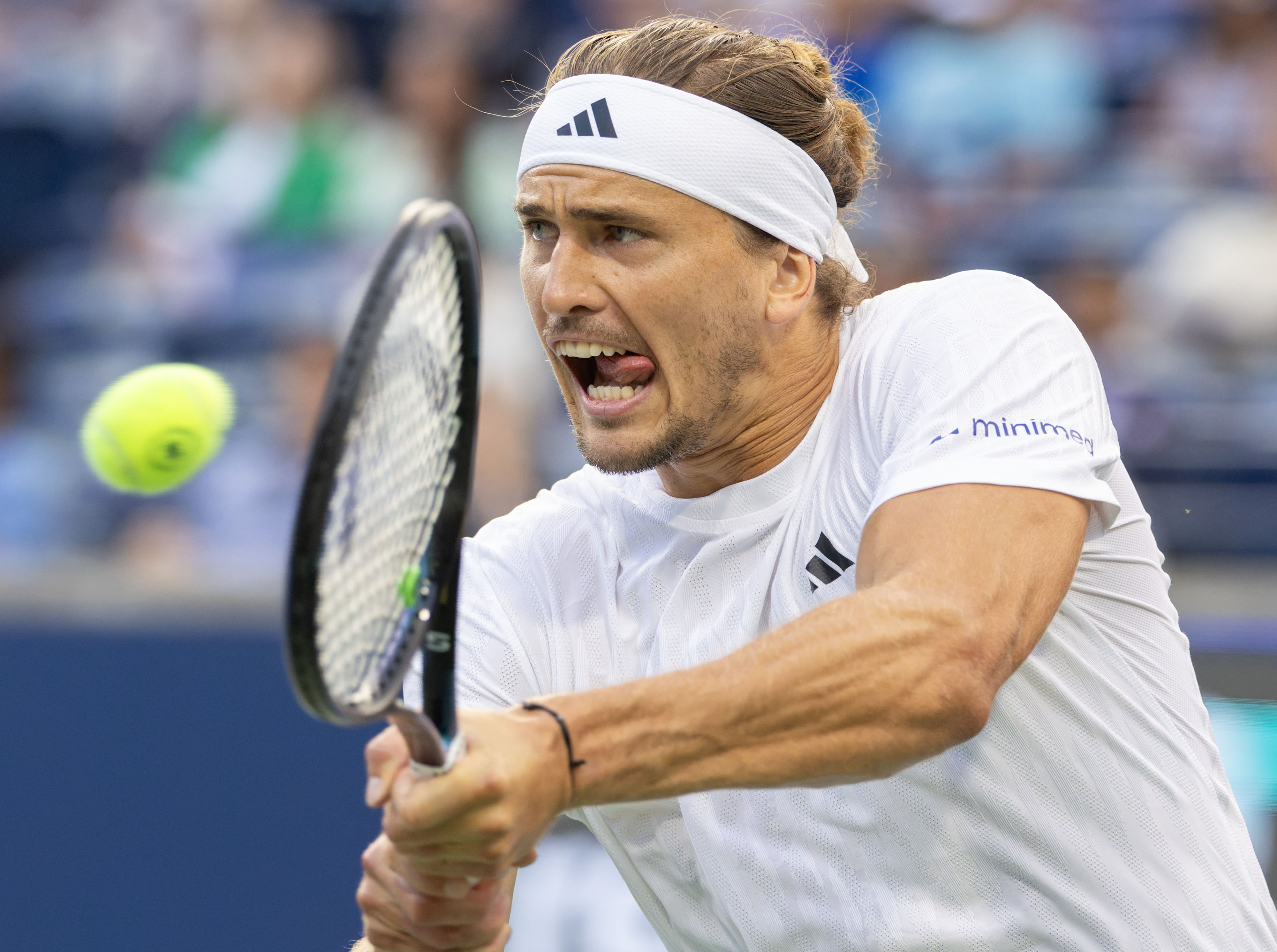 欧洲网球队绝杀世界网球队,兹维列夫制霸全场 欧洲网球队绝杀世界网球队,兹维列夫制霸全场