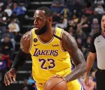 关于湖人B队横扫凯尔特人，杰伦·布朗三分雨点燃全场的信息