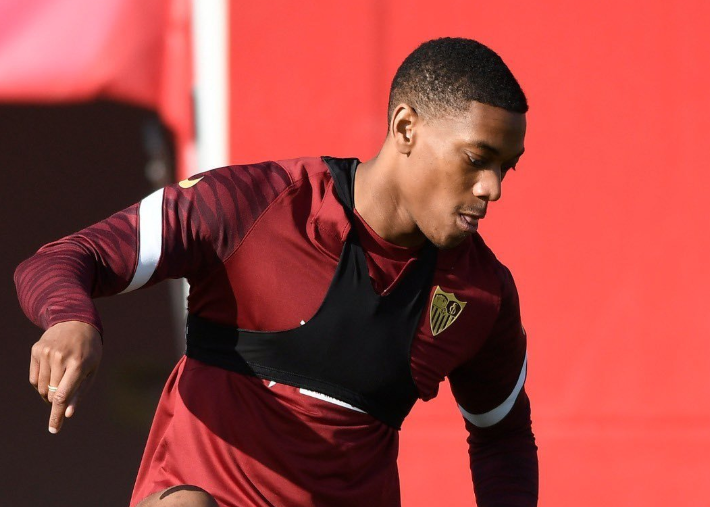 包含切尔西完胜马德里竞技，马夏尔送出助攻的词条