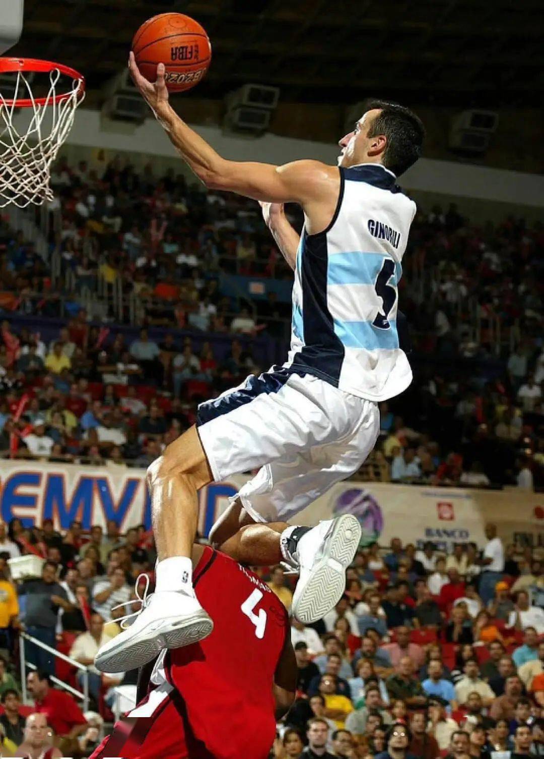 阿根廷男篮血洗澳大利亚男篮,布拉德利高光表现 阿根廷男篮血洗澳大利亚男篮,布拉德利高光表现