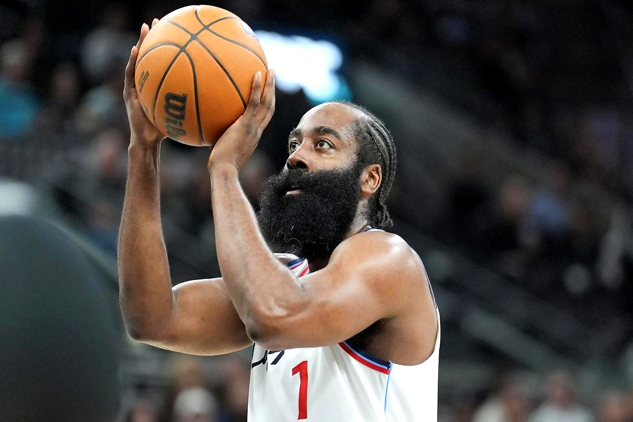 快船碾压尼克斯，波特高光表现的简单介绍