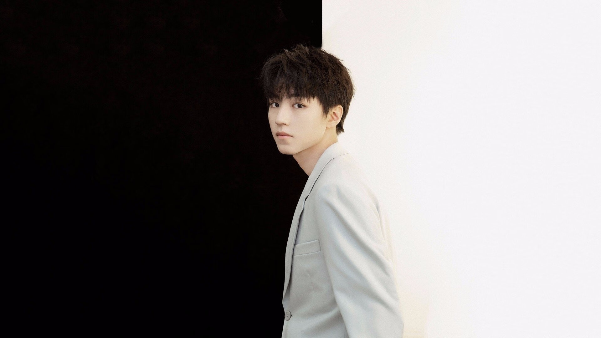 西甲国家德比焦点战，洪都拉斯防守锁死佛罗伦萨的战术启示